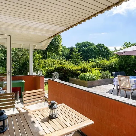 Holiday home Gorgeous In With Kitchen